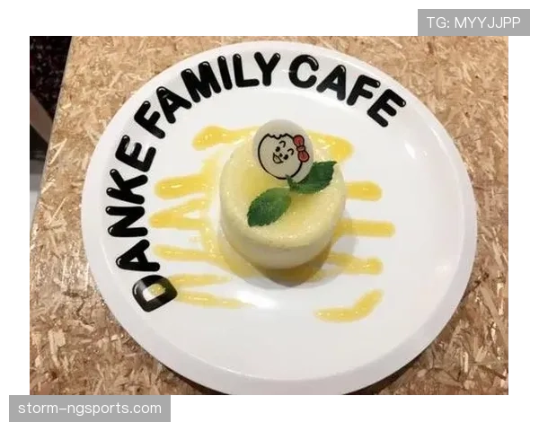 特雷·杨家的冰箱里只放蛋白粉和冰块? 特雷·杨家的冰箱里只放蛋白粉和冰块?