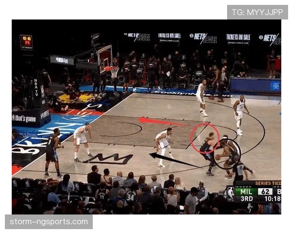 米德尔顿挡拆高效得分与字母哥互补拉开空间