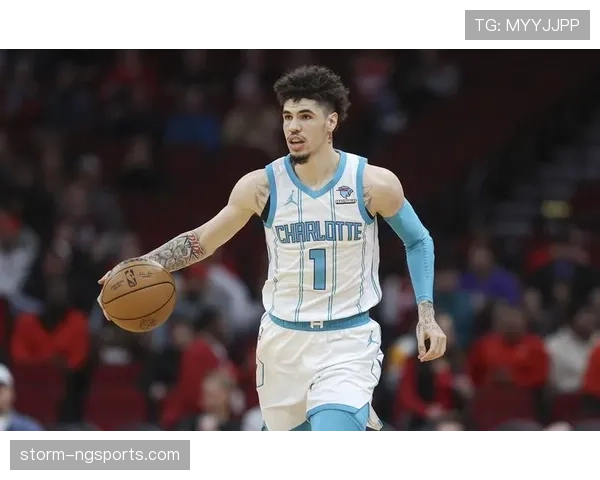拉梅洛·鲍尔突破组织结合提升黄蜂关键时刻得分效率
